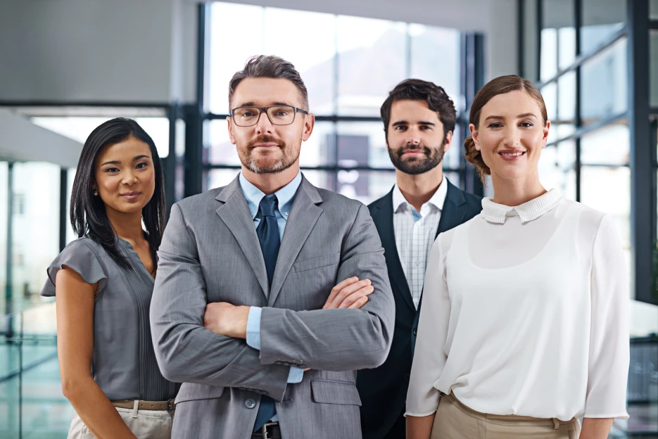 MJJ Risk advisers in discussion